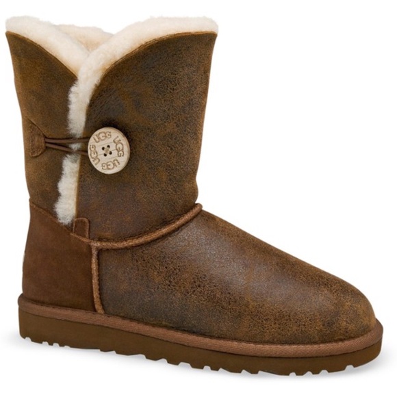 UGG Shoes - UGG Bailey Button Bomber Boots - Size 6